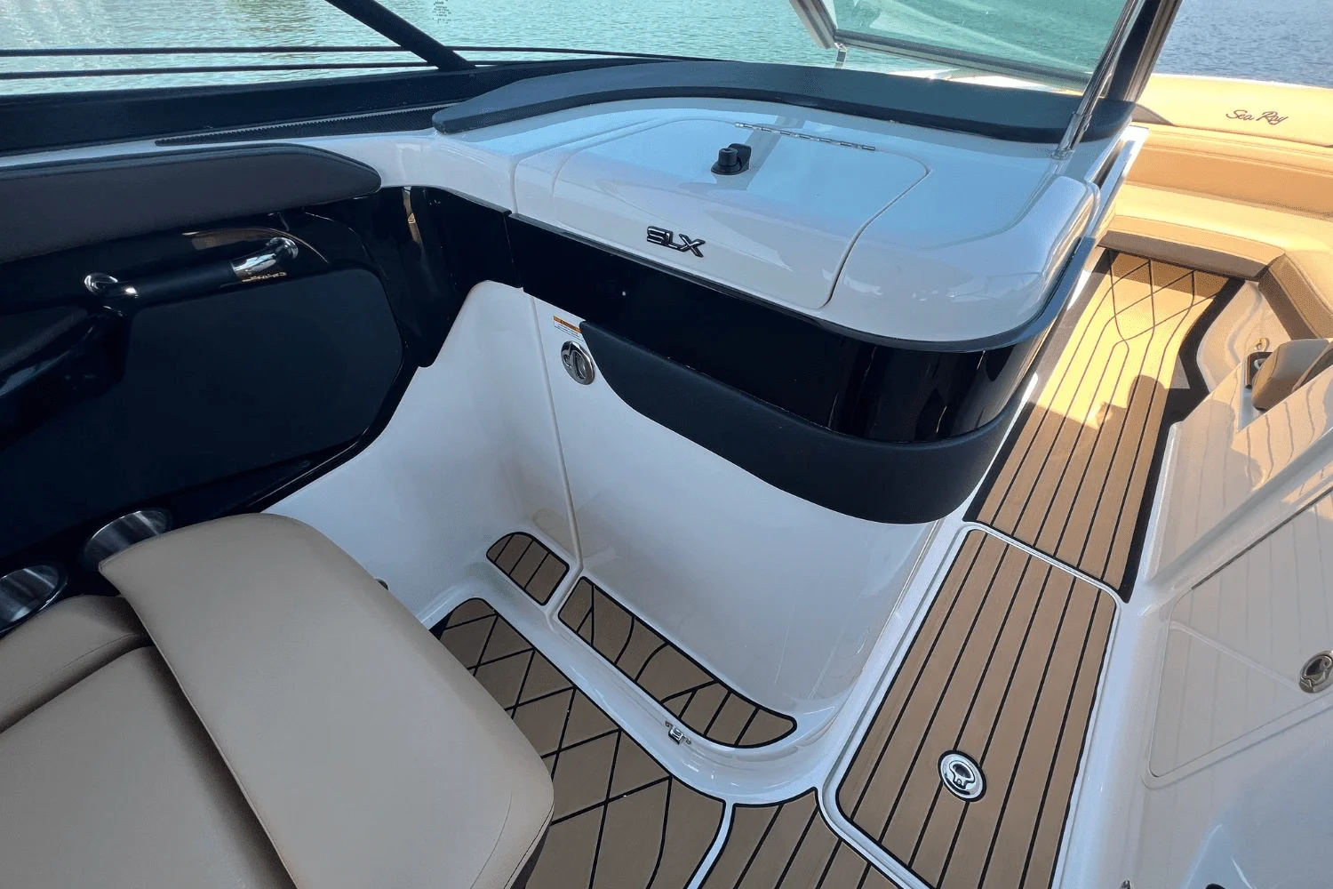 2025 Sea Ray SLX 260 Surf Image Thumbnail #22