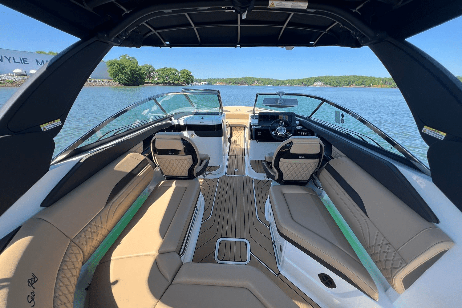 2025 Sea Ray SLX 260 Surf Image Thumbnail #18
