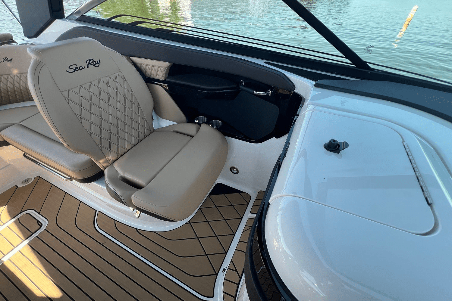 2025 Sea Ray SLX 260 Surf Image Thumbnail #22