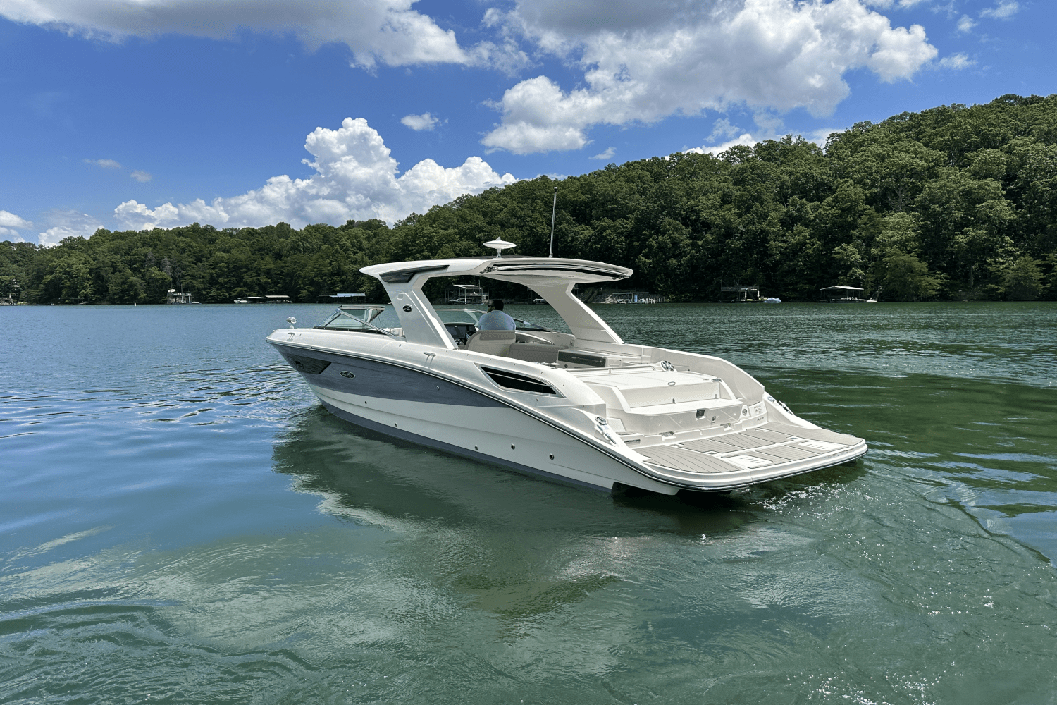 2026 Sea Ray SLX 350 Image Thumbnail #20