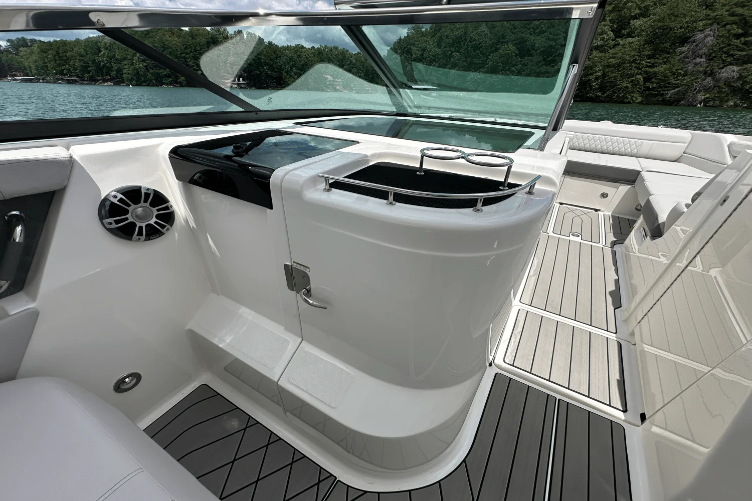 2026 Sea Ray SLX 350 Image Thumbnail #46