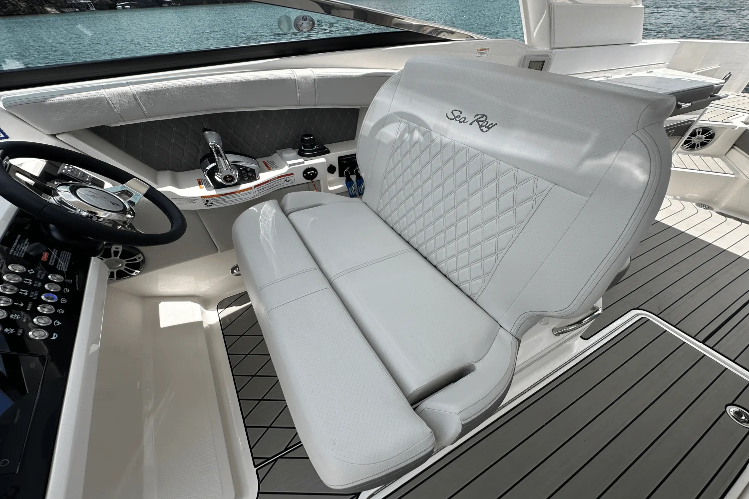 2026 Sea Ray SLX 350 Image Thumbnail #22