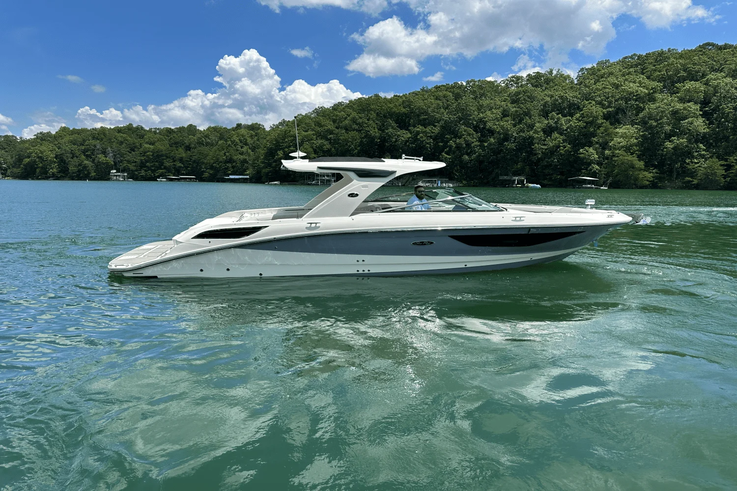 2026 Sea Ray SLX 350 Image Thumbnail #13