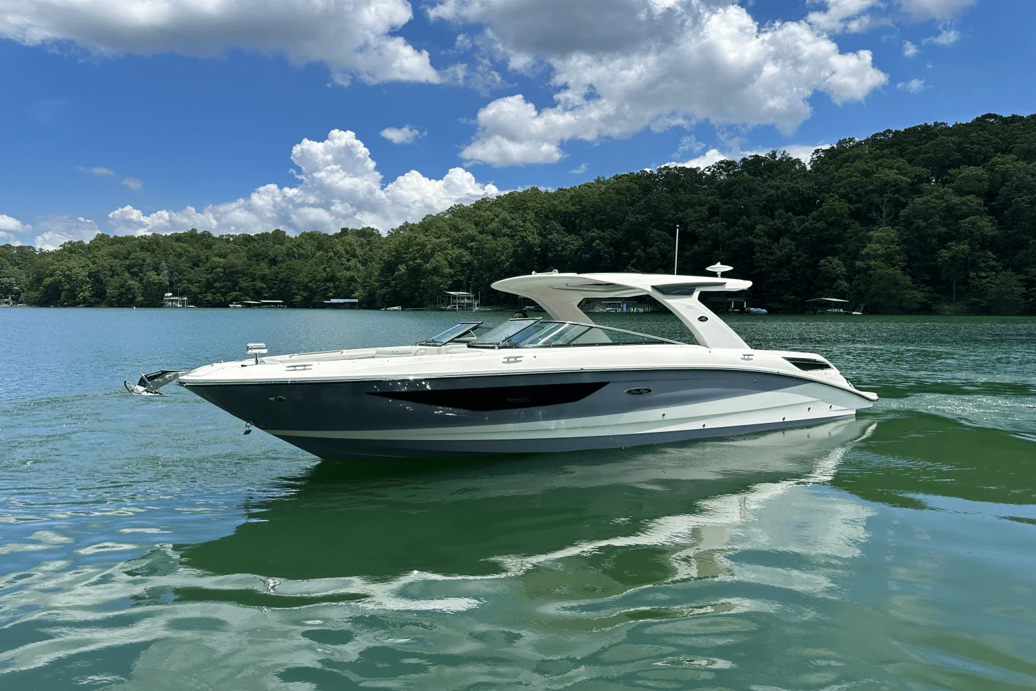 2026 Sea Ray SLX 350 Image Thumbnail #2