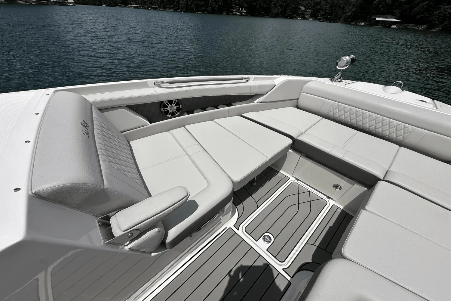 2026 Sea Ray SLX 350 Image Thumbnail #28