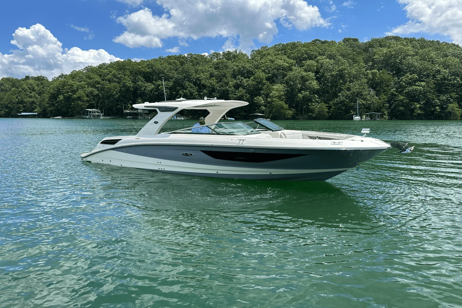 2026 Sea Ray SLX 350 Image Thumbnail #10