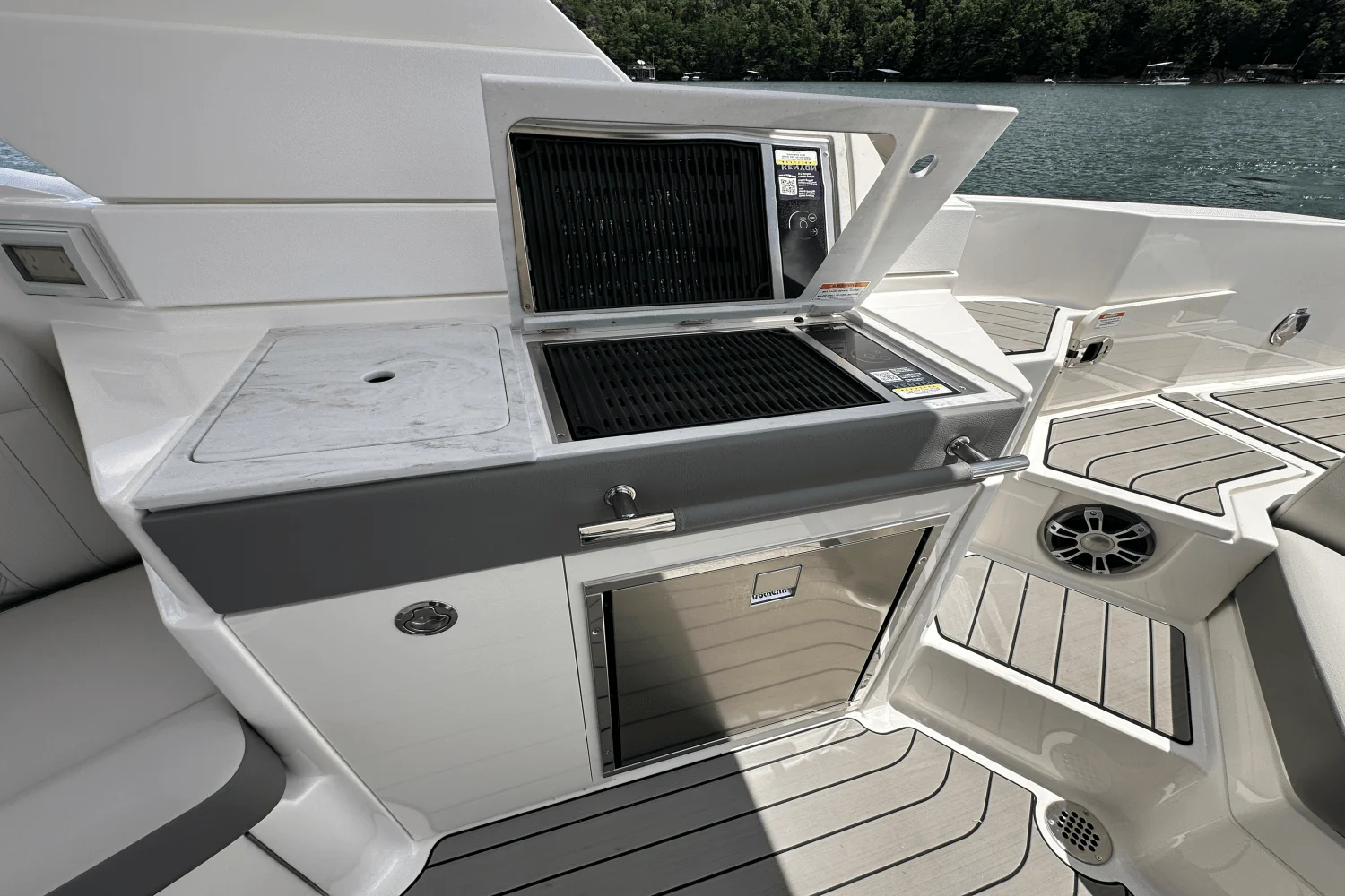 2026 Sea Ray SLX 350 Image Thumbnail #42