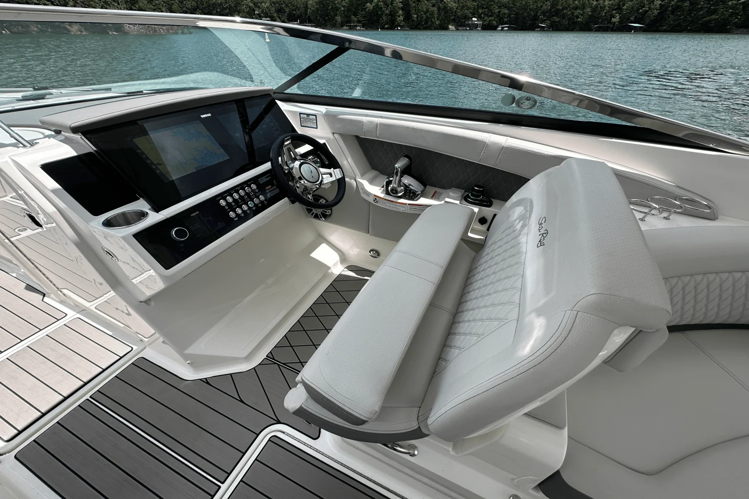 2026 Sea Ray SLX 350 Image Thumbnail #47