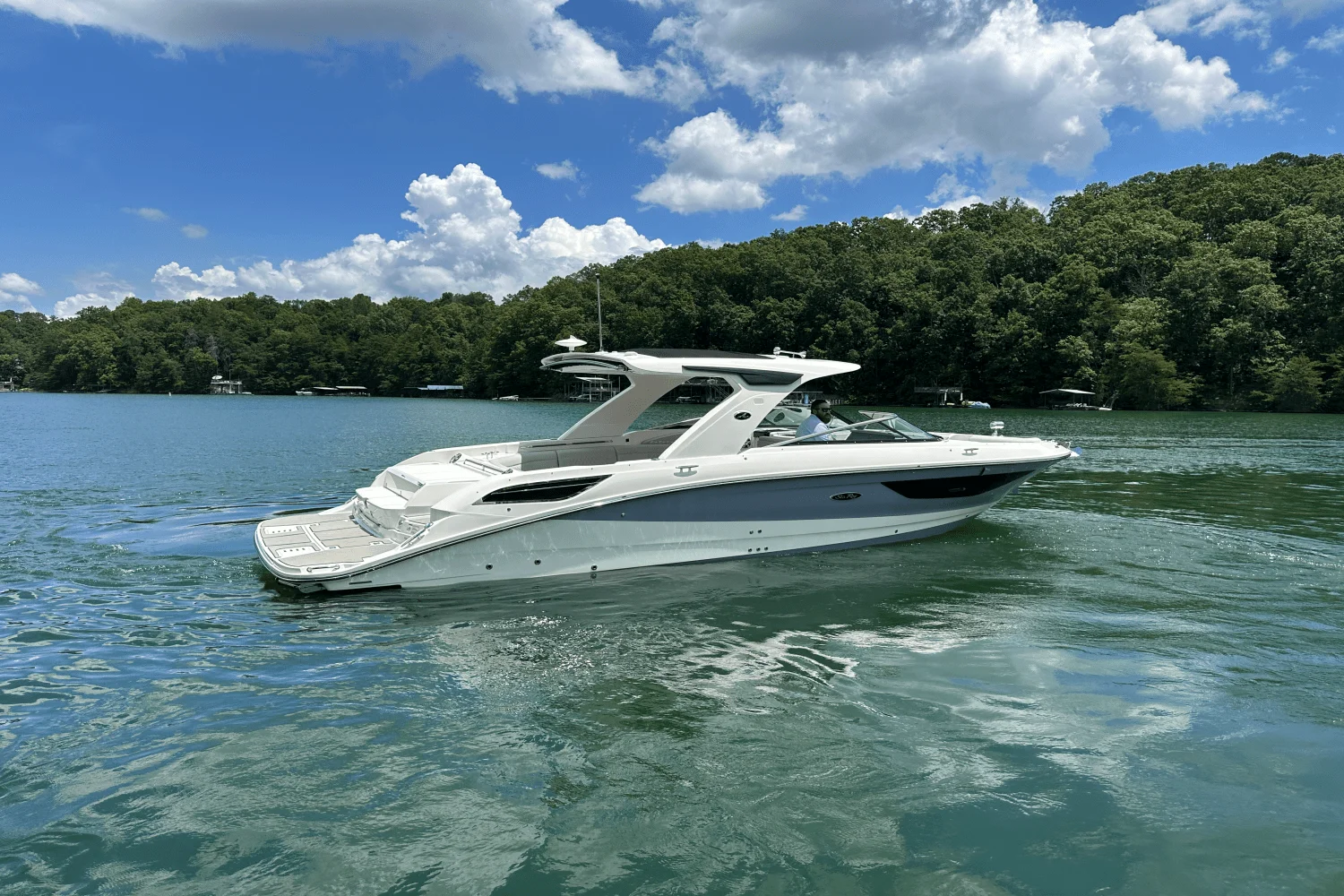 2026 Sea Ray SLX 350 Image Thumbnail #15