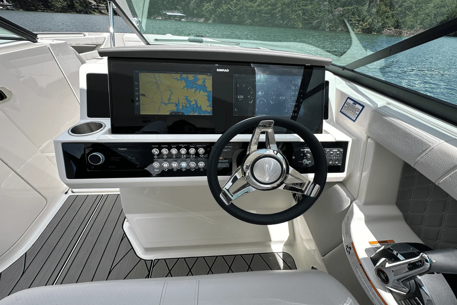 2026 Sea Ray SLX 350 Image Thumbnail #24