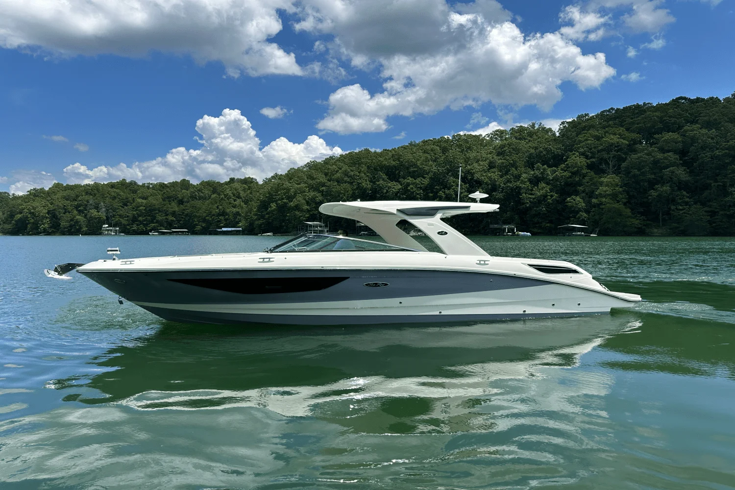 2026 Sea Ray SLX 350 Image Thumbnail #1