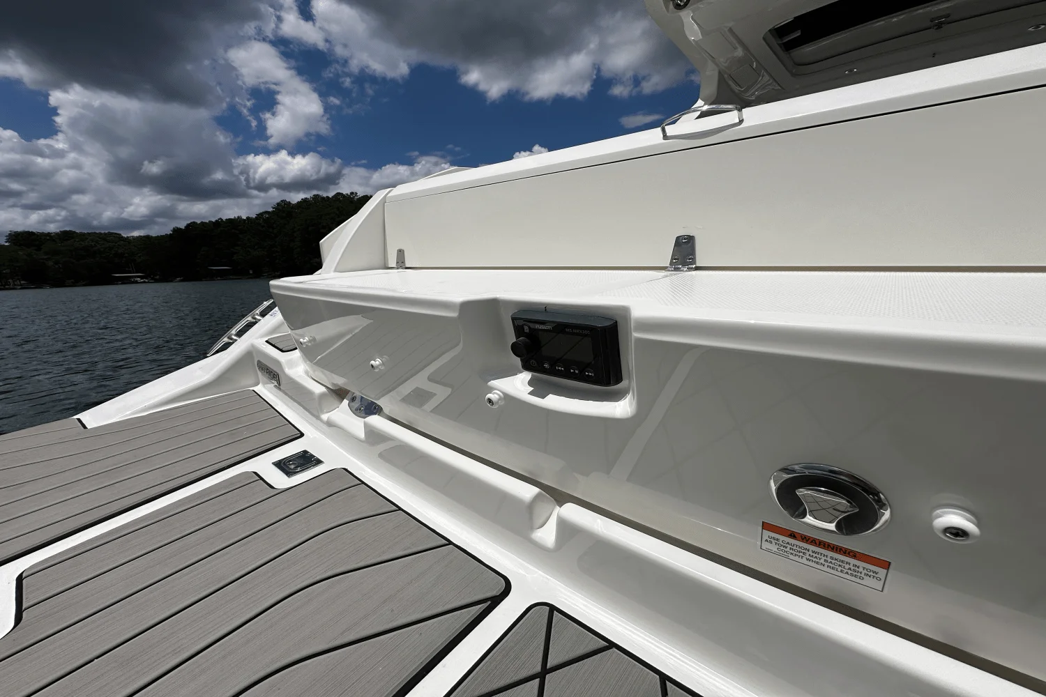 2026 Sea Ray SLX 350 Image Thumbnail #38