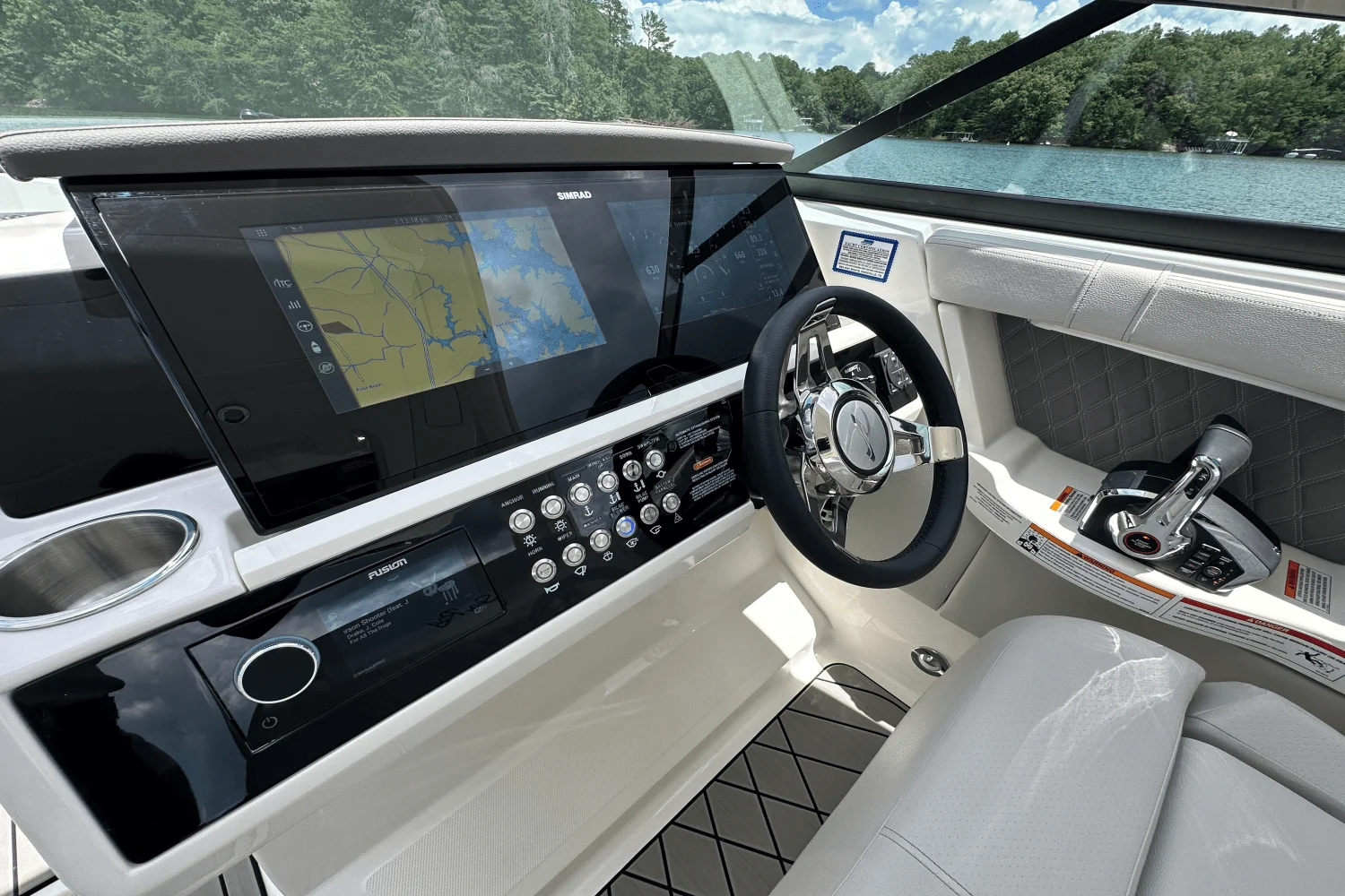 2026 Sea Ray SLX 350 Image Thumbnail #23