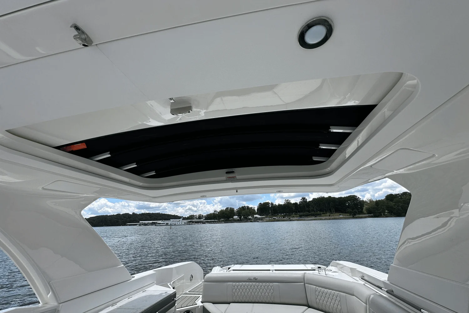 2026 Sea Ray SLX 350 Image Thumbnail #30