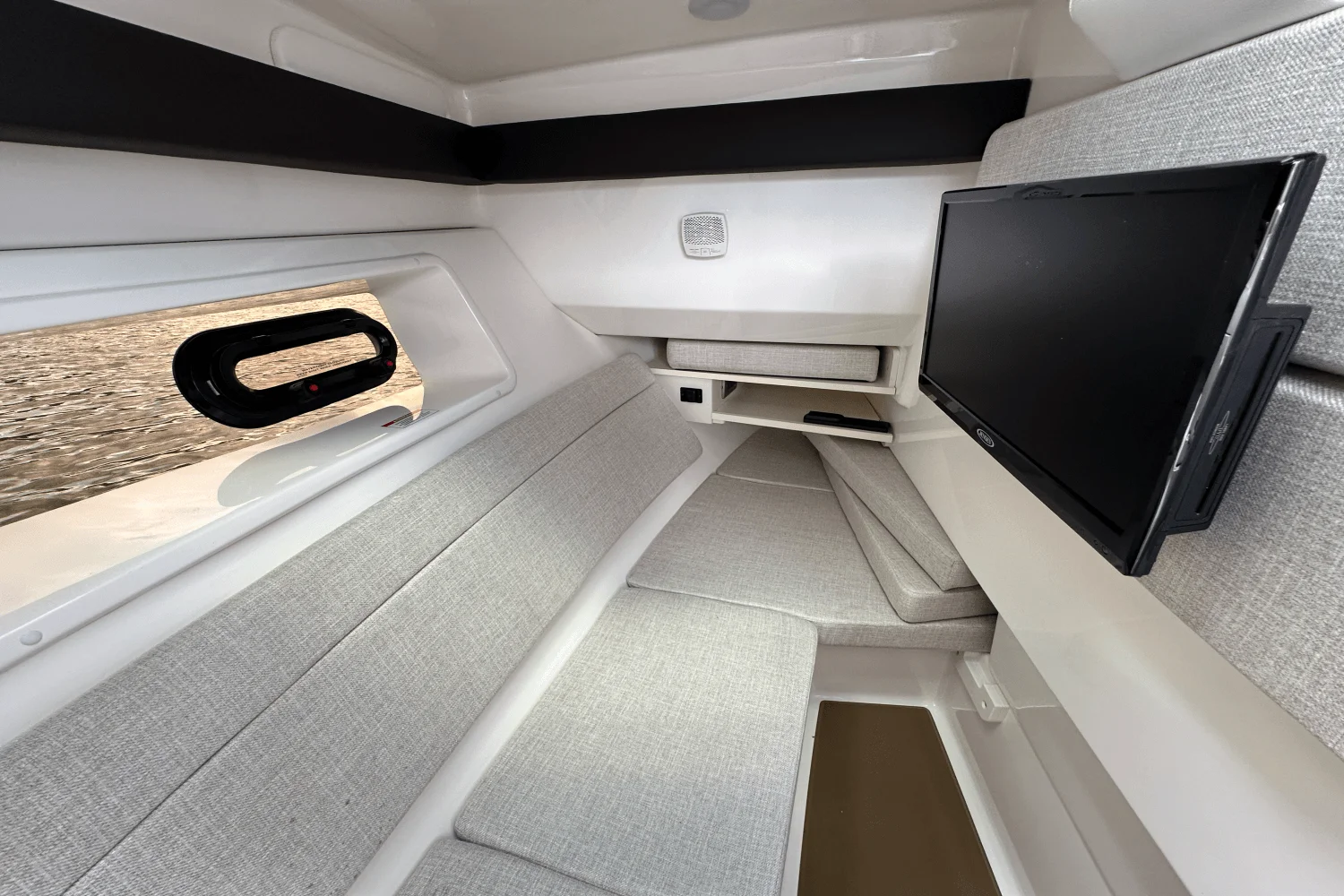 2026 Sea Ray SLX 350 Image Thumbnail #31