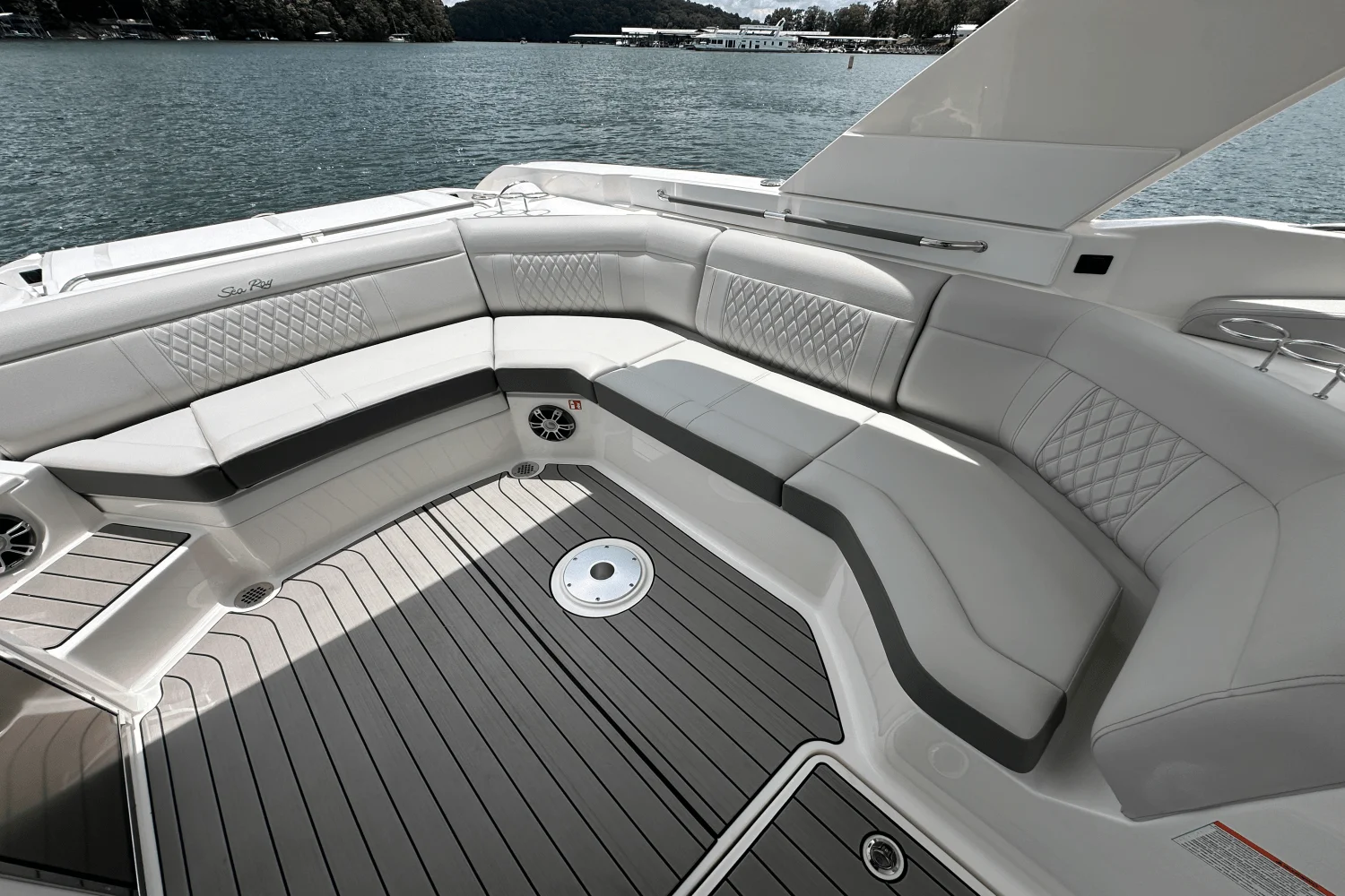 2026 Sea Ray SLX 350 Image Thumbnail #40