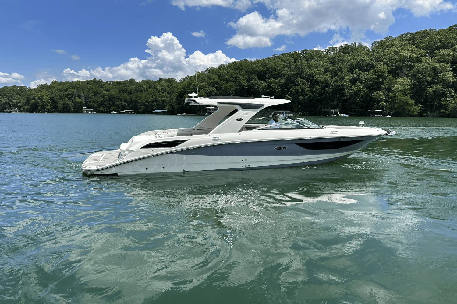 2026 Sea Ray SLX 350 Image Thumbnail #14