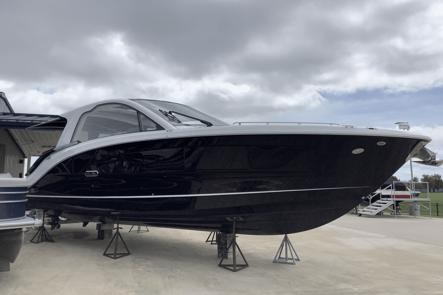 2025 Sea Ray Sundancer 370 Image Thumbnail #0