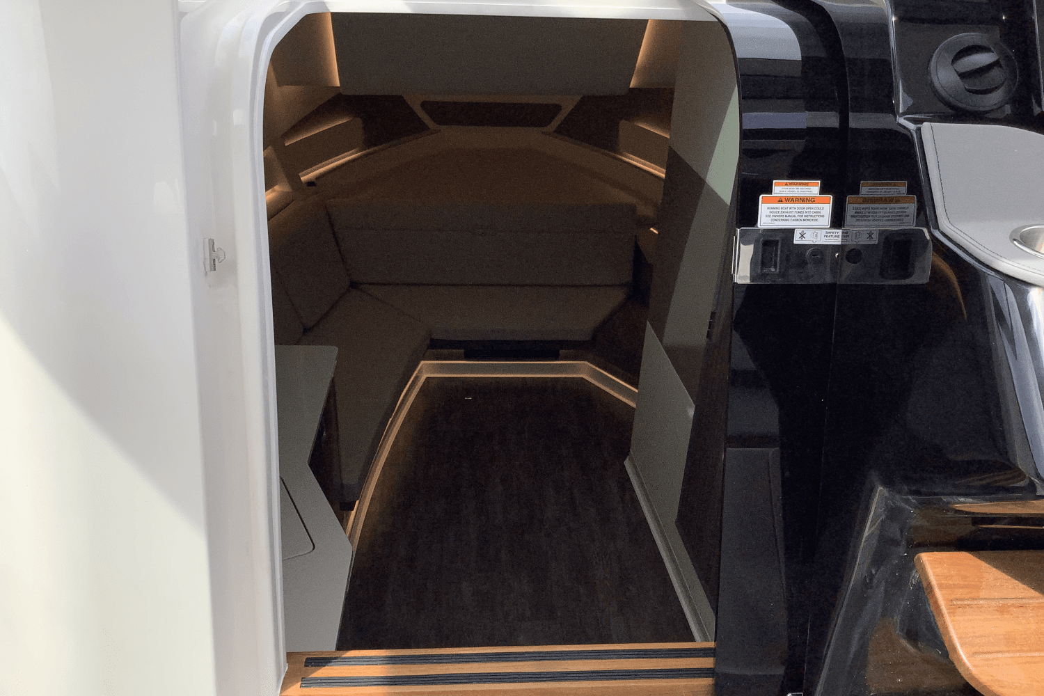 2025 Sea Ray Sundancer 370 Image Thumbnail #43