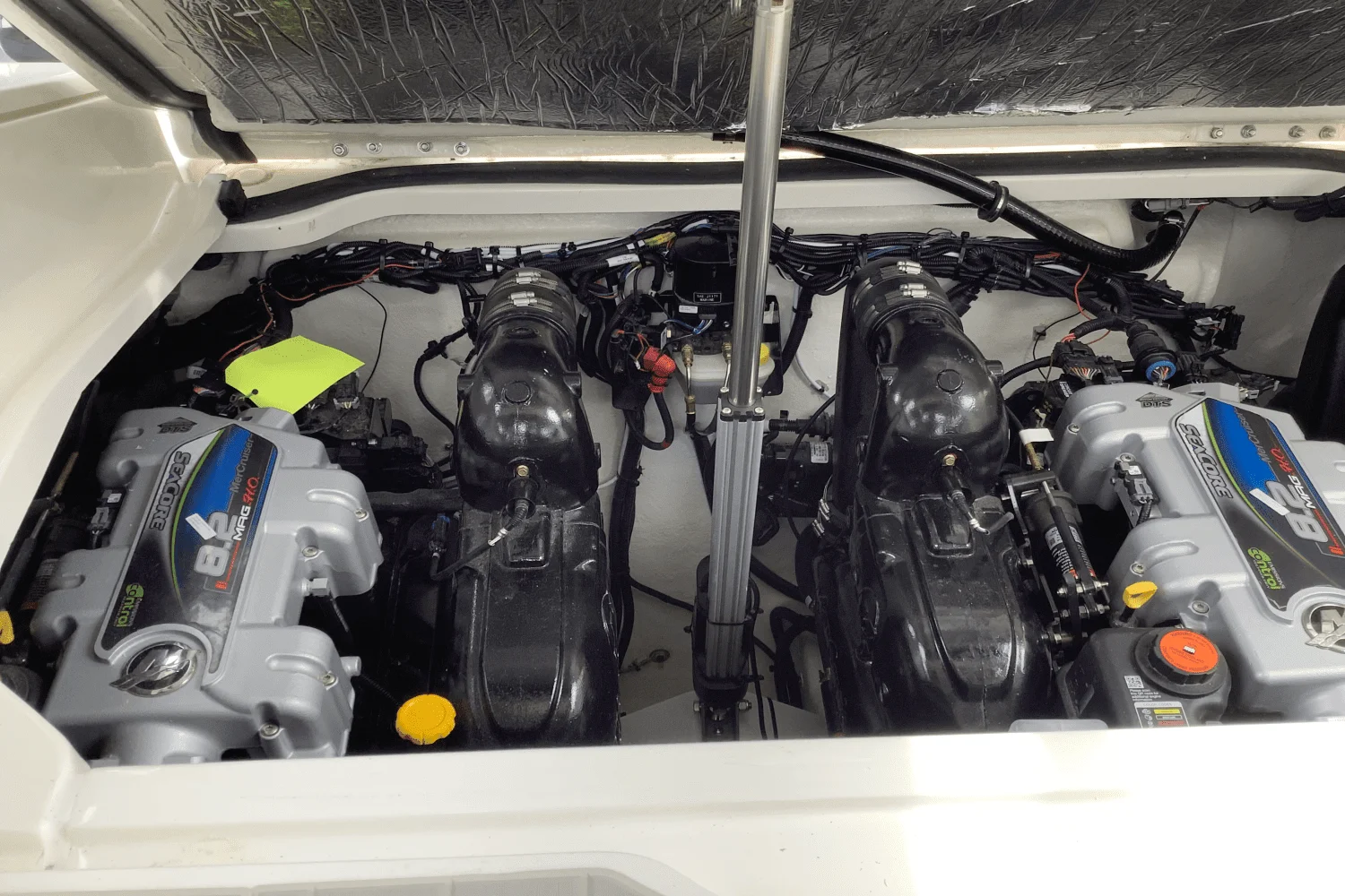 2025 Sea Ray Sundancer 370 Image Thumbnail #42