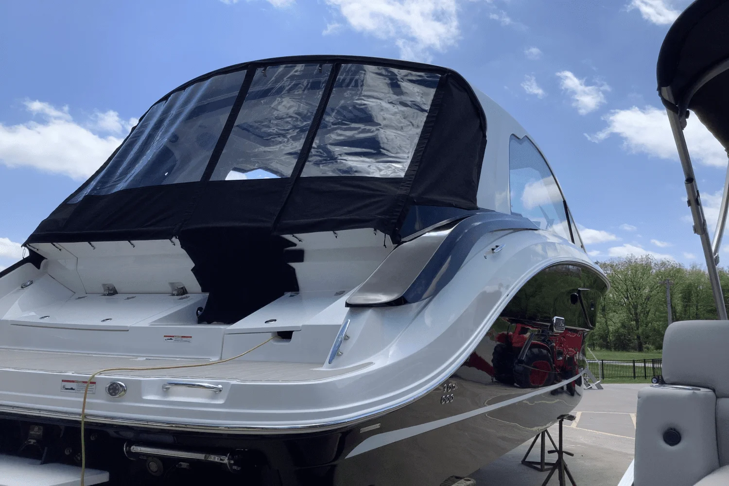 2025 Sea Ray Sundancer 370 Image Thumbnail #8