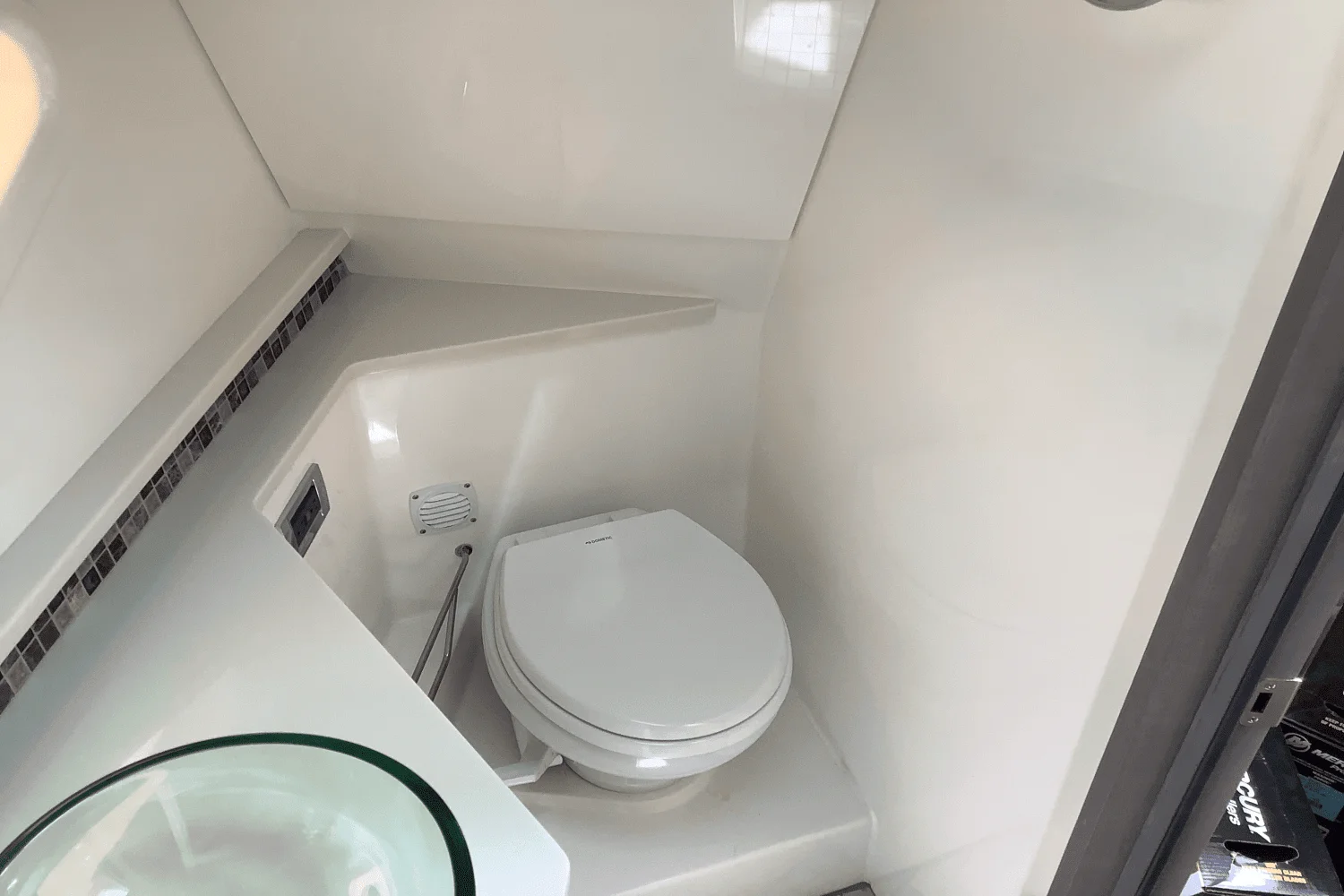 2025 Sea Ray Sundancer 370 Image Thumbnail #54