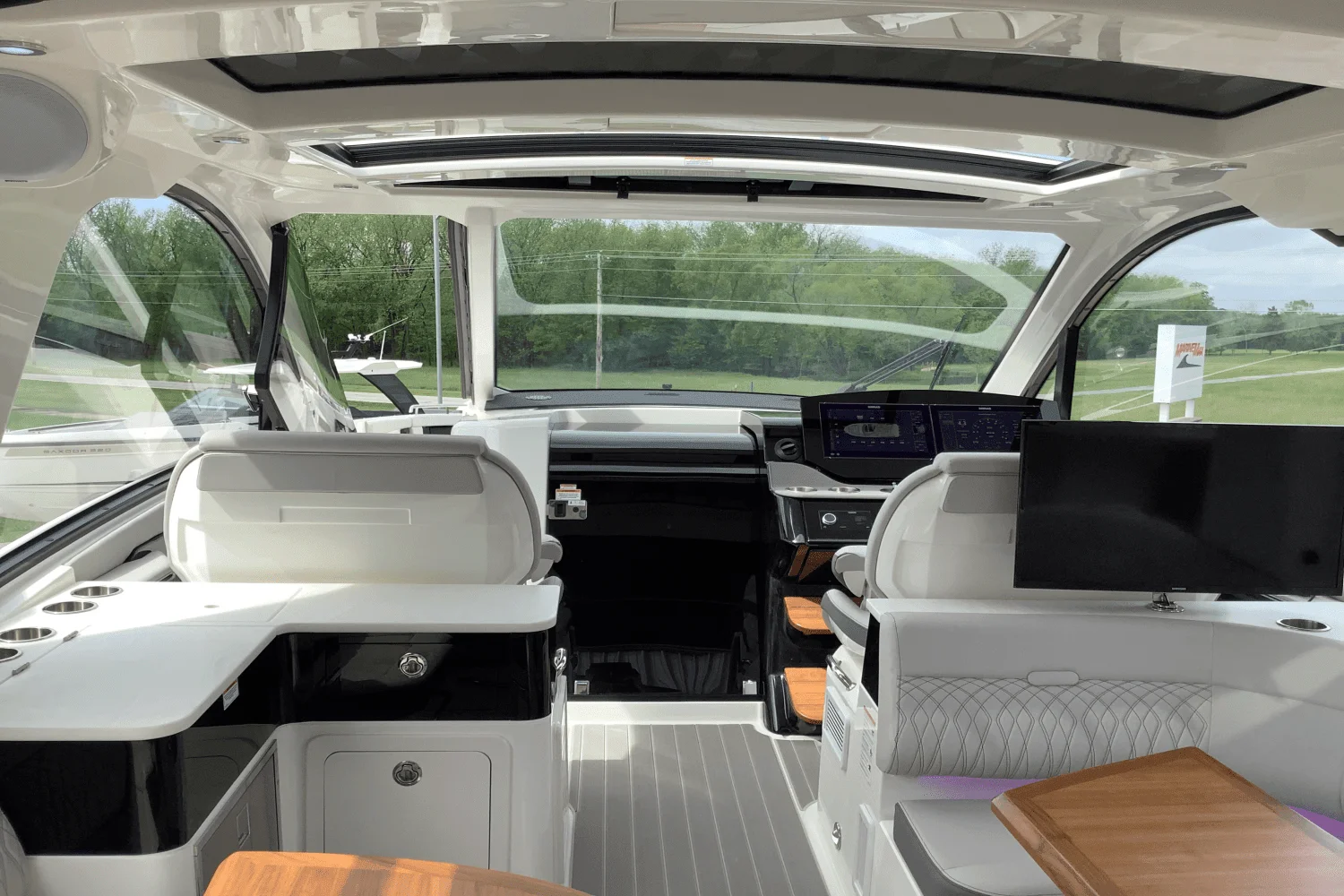 2025 Sea Ray Sundancer 370 Image Thumbnail #36