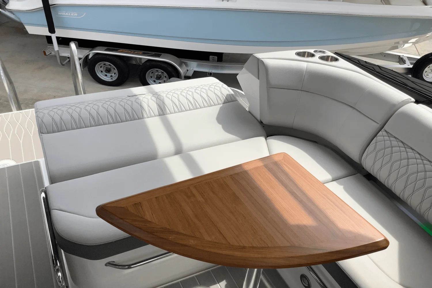 2025 Sea Ray Sundancer 370 Image Thumbnail #37