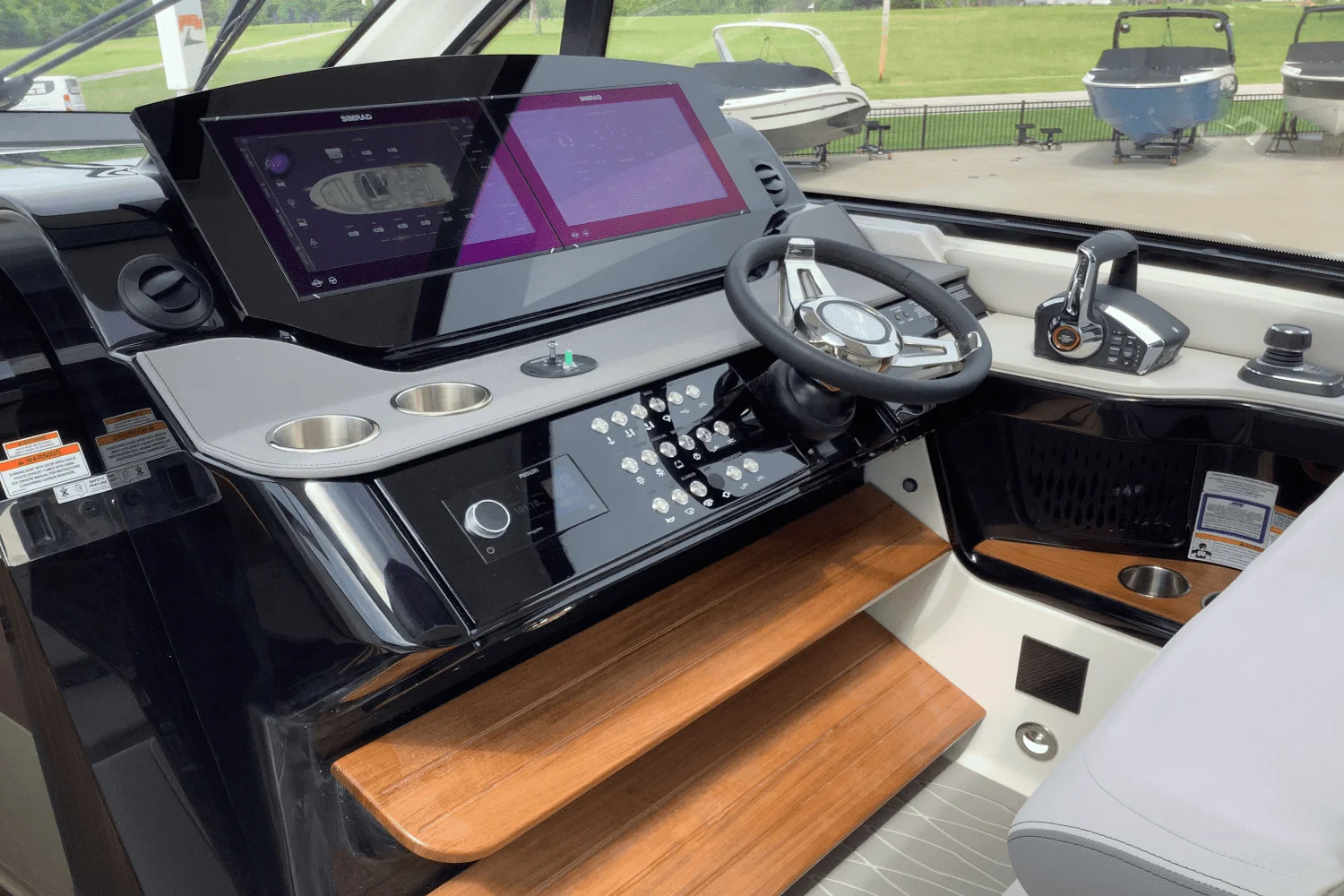 2025 Sea Ray Sundancer 370 Image Thumbnail #19