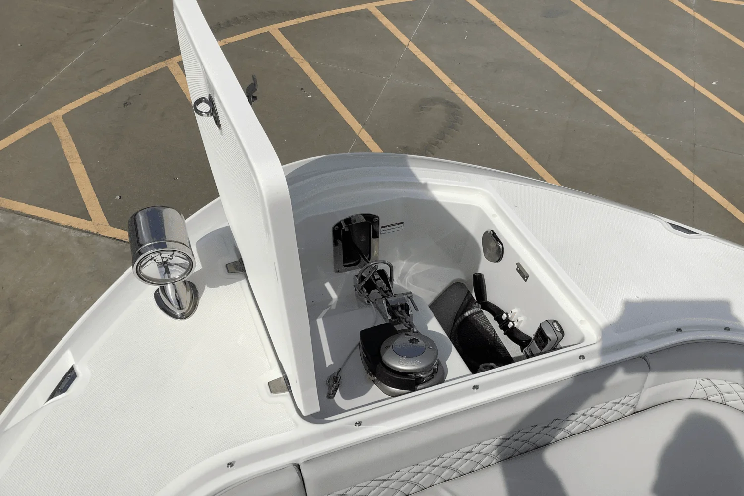 2025 Sea Ray Sundancer 370 Image Thumbnail #10