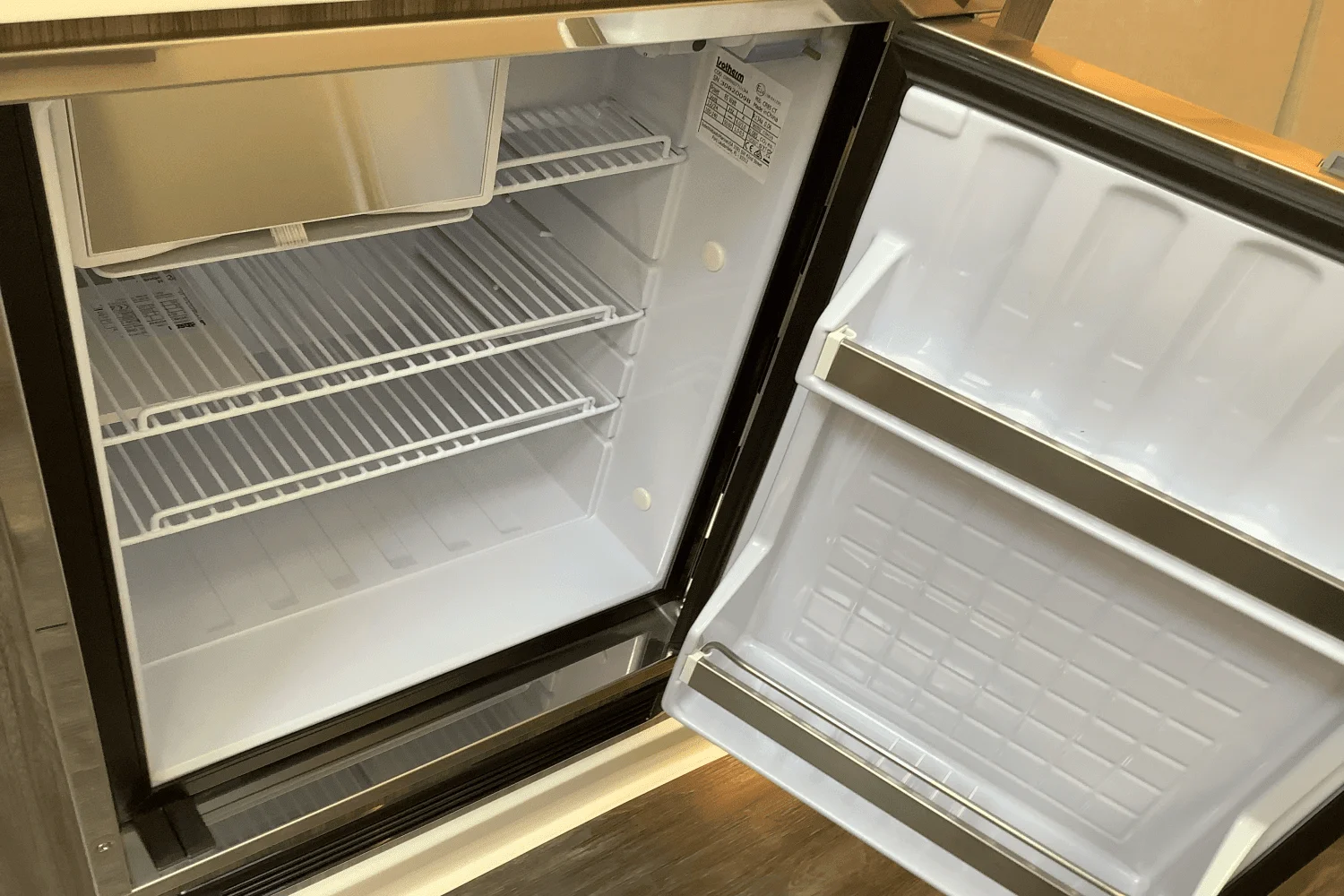 2025 Sea Ray Sundancer 370 Image Thumbnail #46