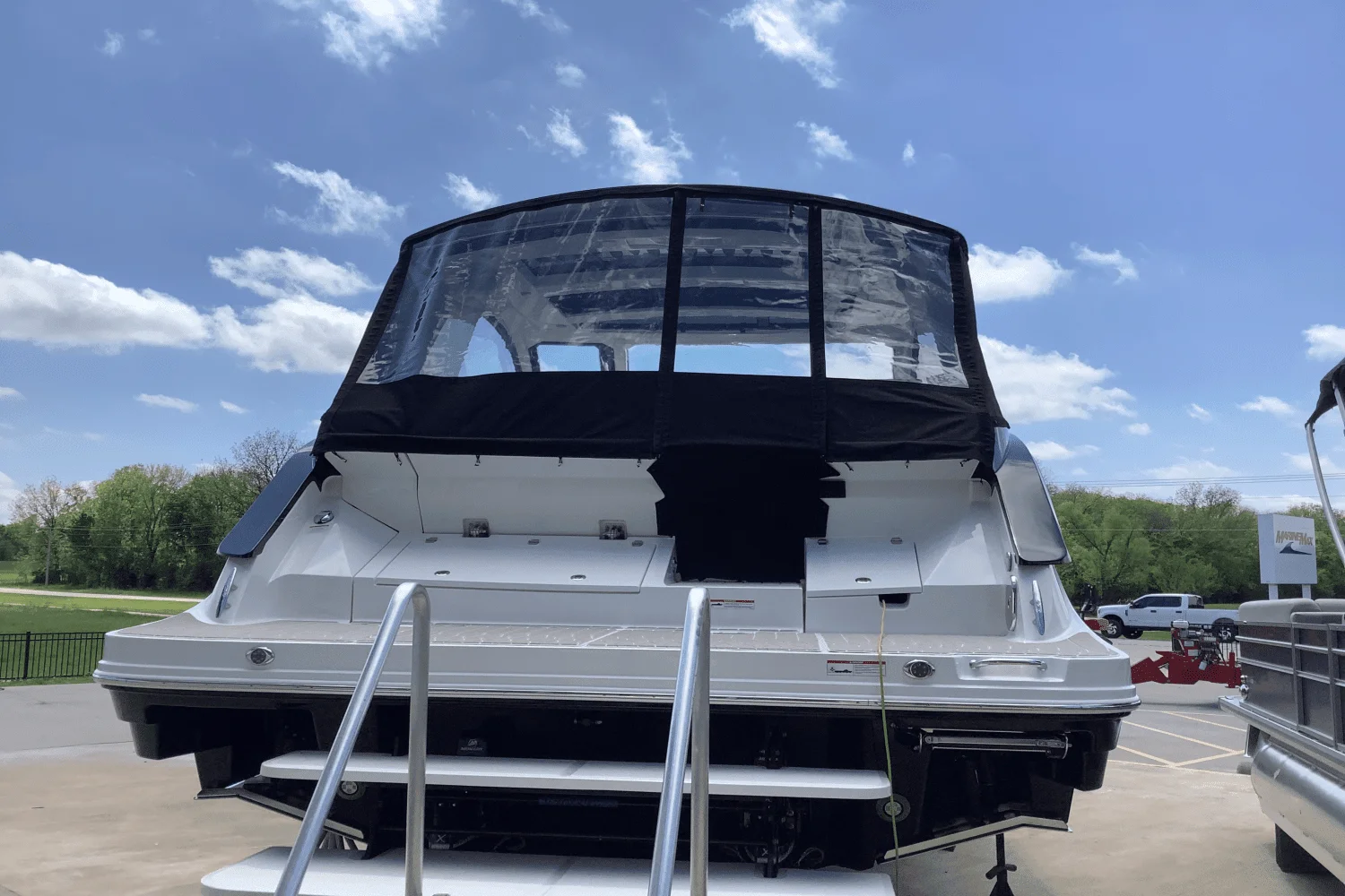 2025 Sea Ray Sundancer 370 Image Thumbnail #7