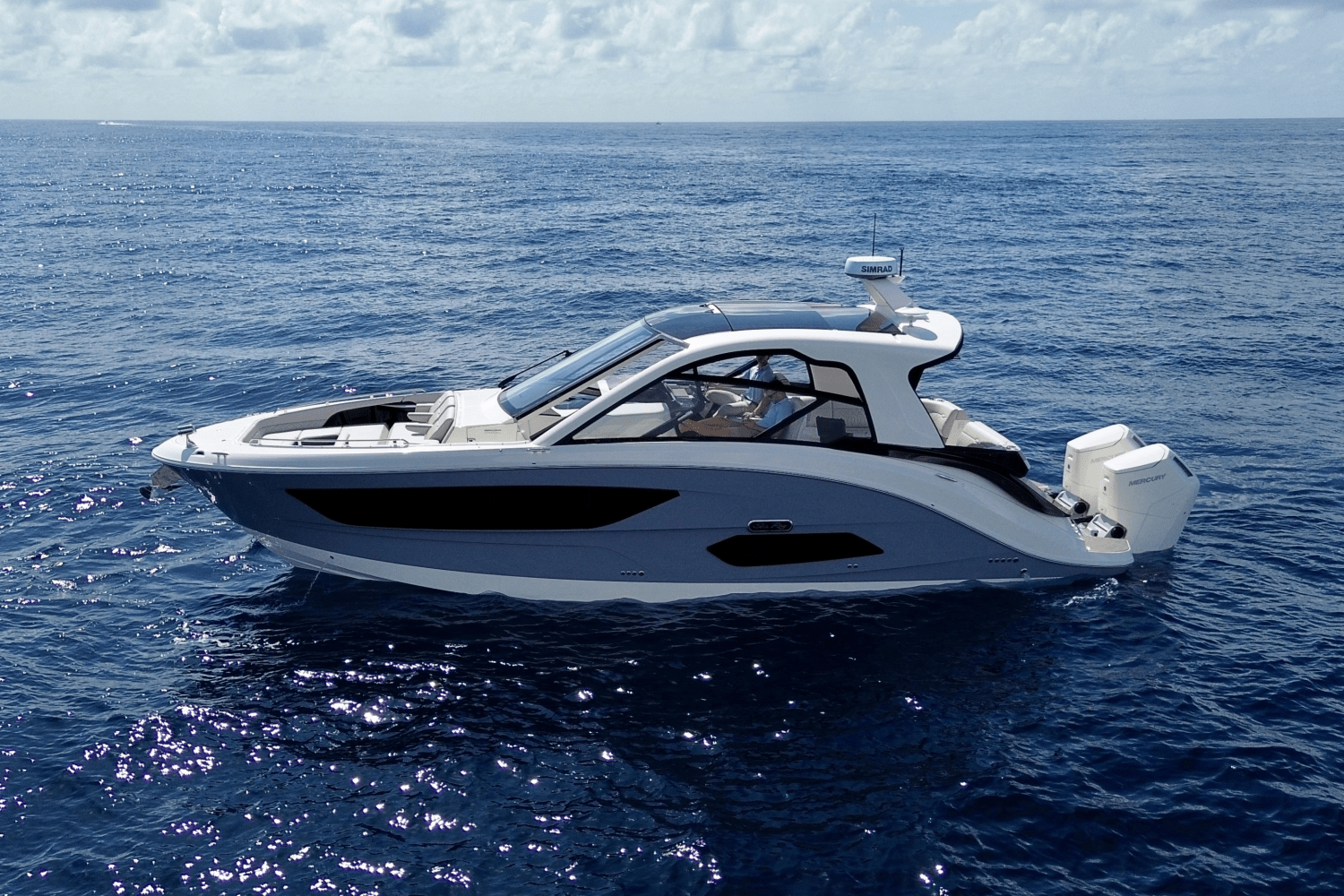 2025 Sea Ray Sundancer 370 Outboard Image Thumbnail #1