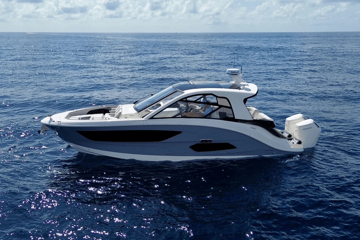 2025 Sea Ray Sundancer 370 Outboard Image Thumbnail #1