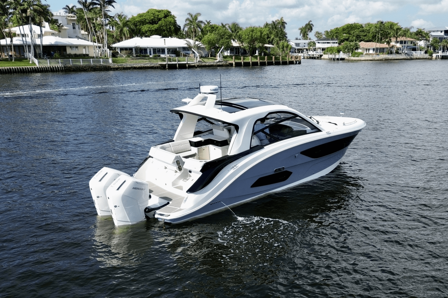 2025 Sea Ray Sundancer 370 Outboard Image Thumbnail #7
