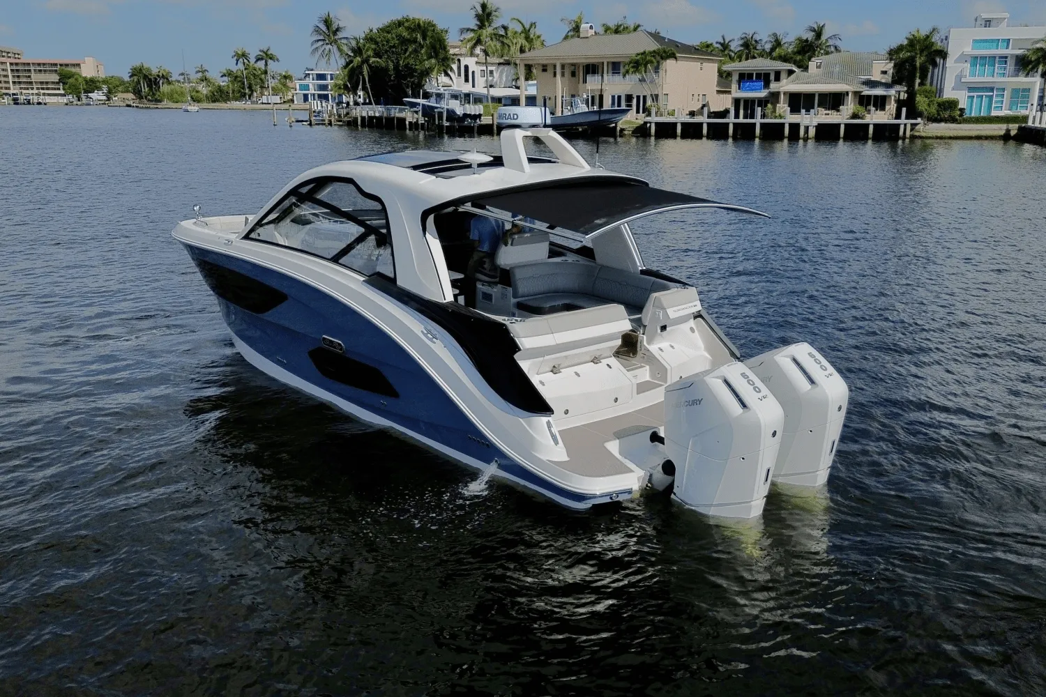 2025 Sea Ray Sundancer 370 Outboard Image Thumbnail #9