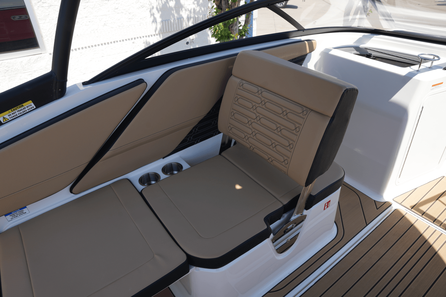 2025 Sea Ray SPX 210 Image Thumbnail #10