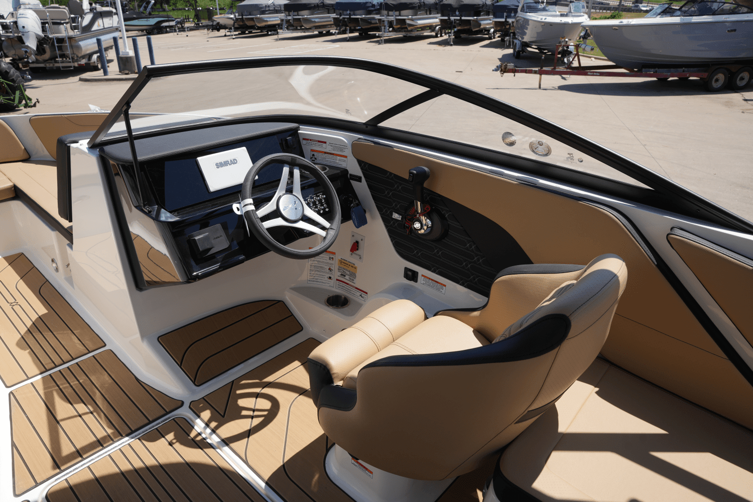 2025 Sea Ray SPX 210 Image Thumbnail #12