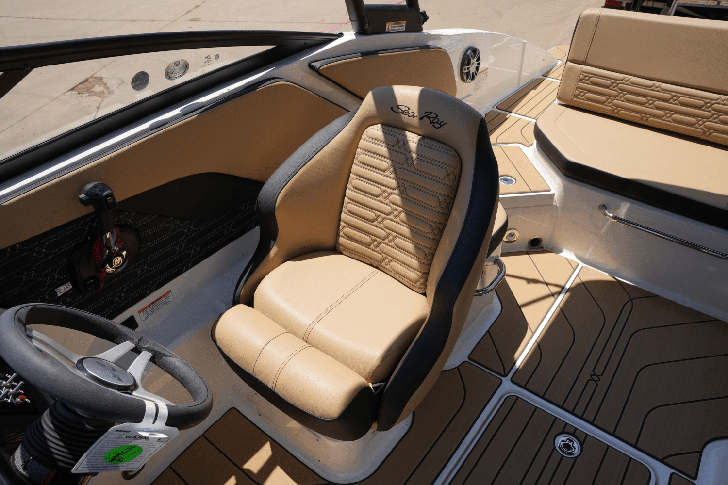 2025 Sea Ray SPX 210 Image Thumbnail #13