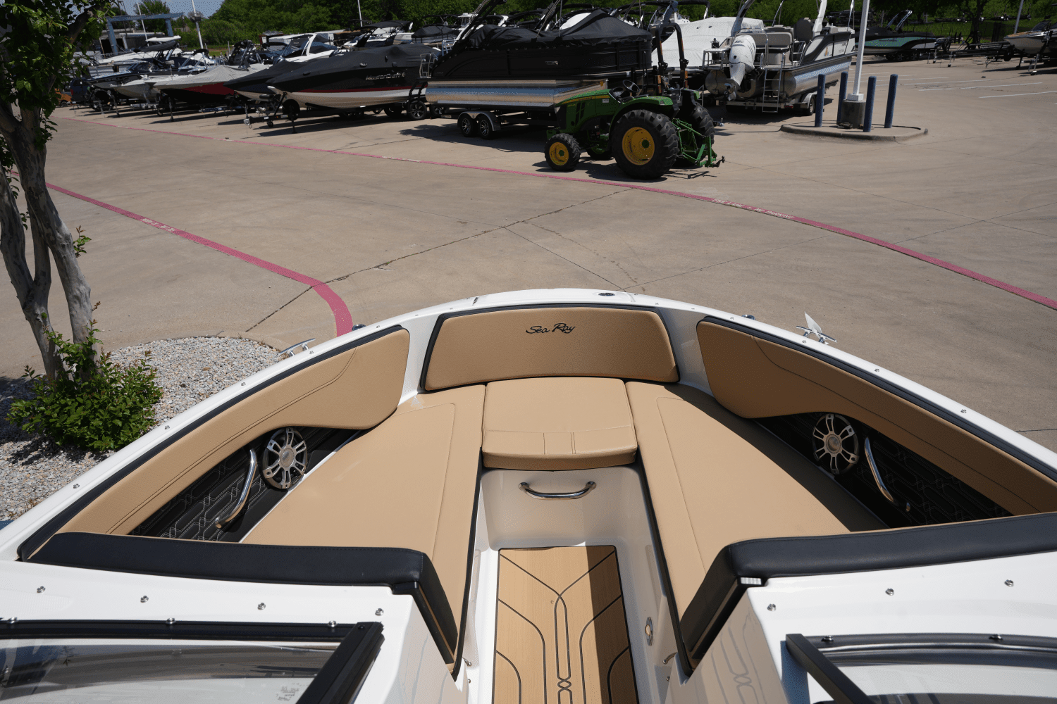 2025 Sea Ray SPX 210 Image Thumbnail #16