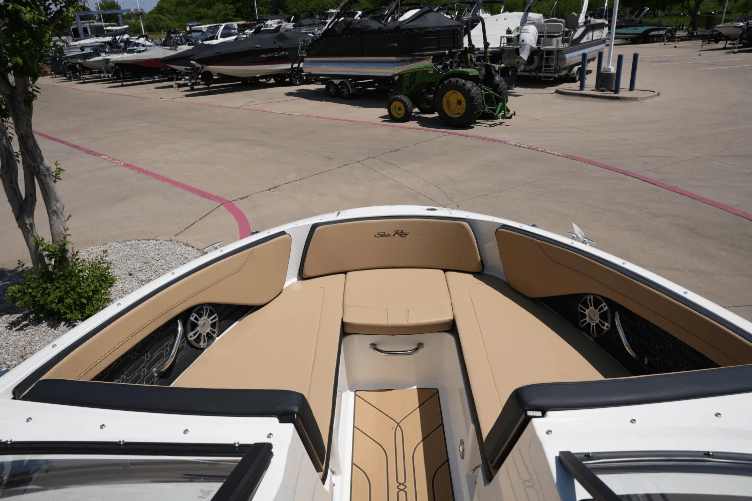 2025 Sea Ray SPX 210 Image Thumbnail #16