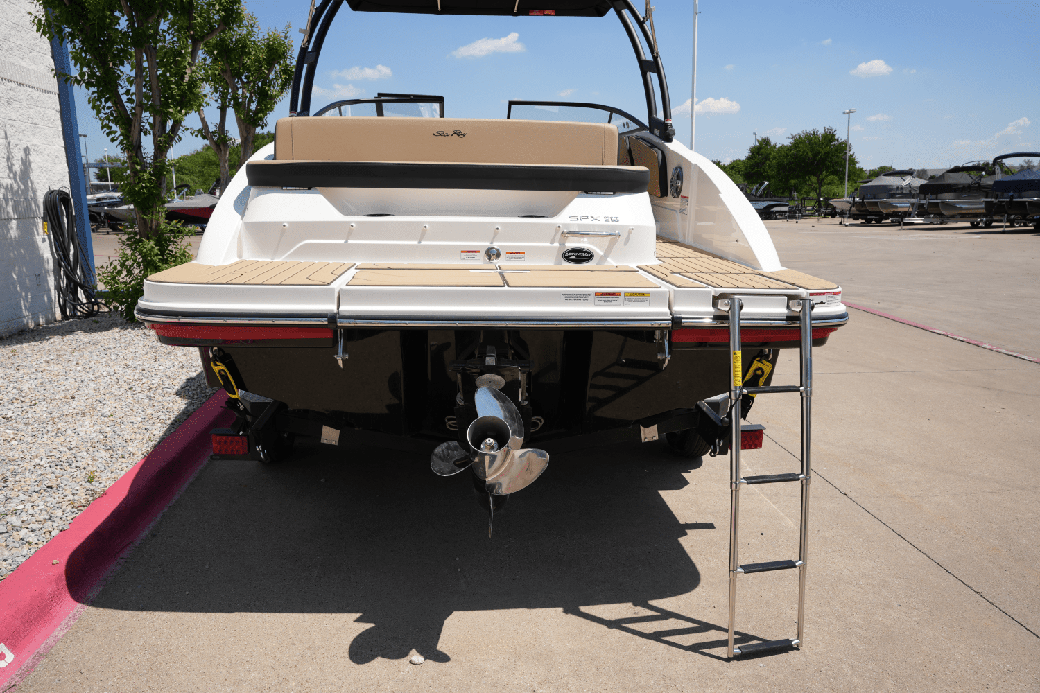 2025 Sea Ray SPX 210 Image Thumbnail #3