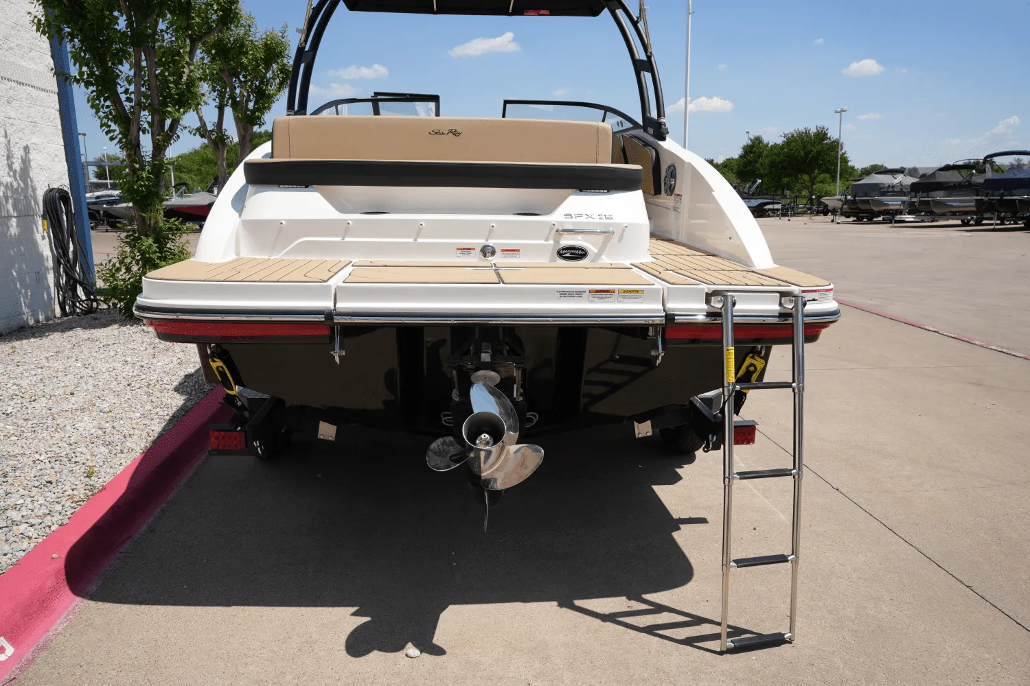 2025 Sea Ray SPX 210 Image Thumbnail #3