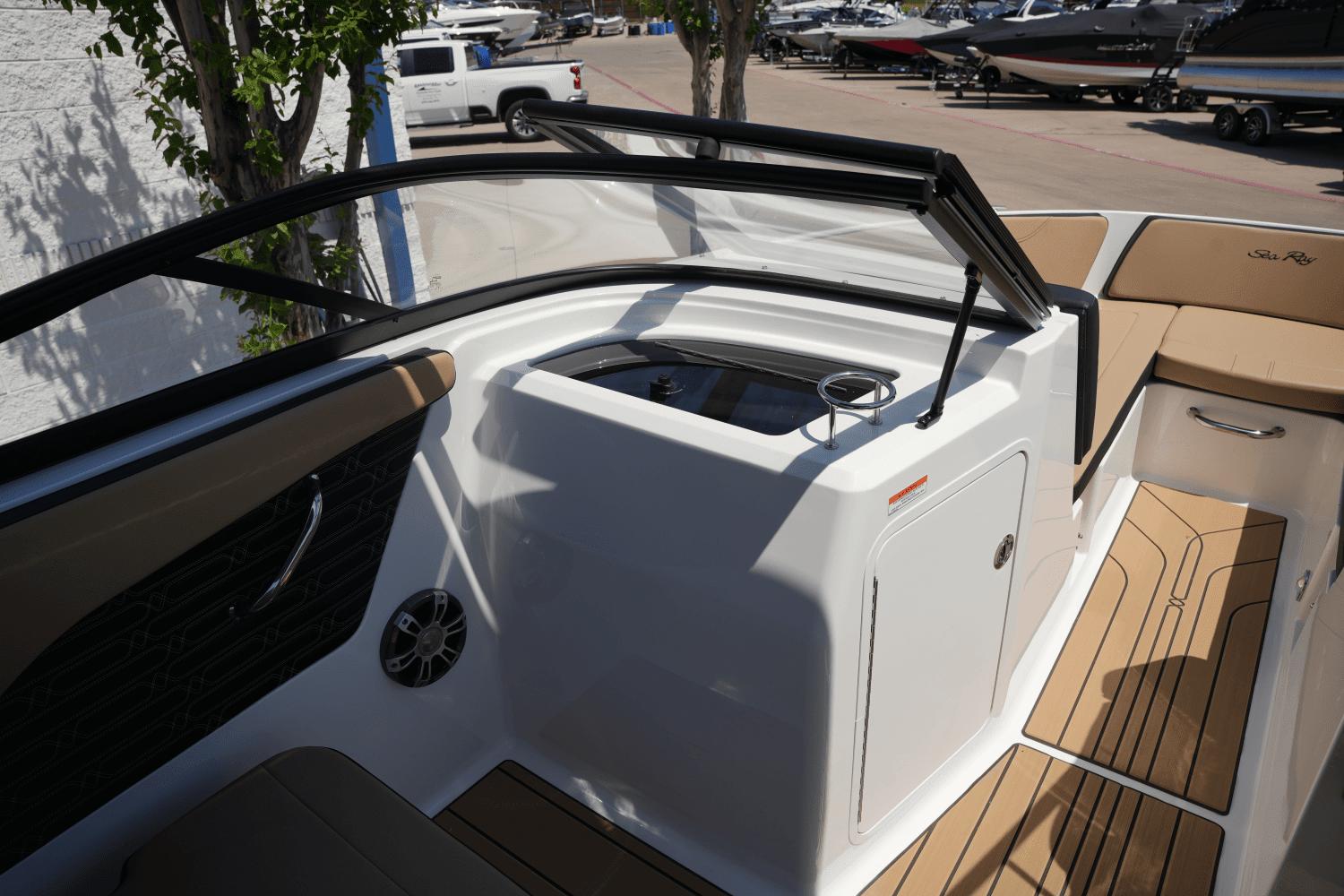 2025 Sea Ray SPX 210 Image Thumbnail #15