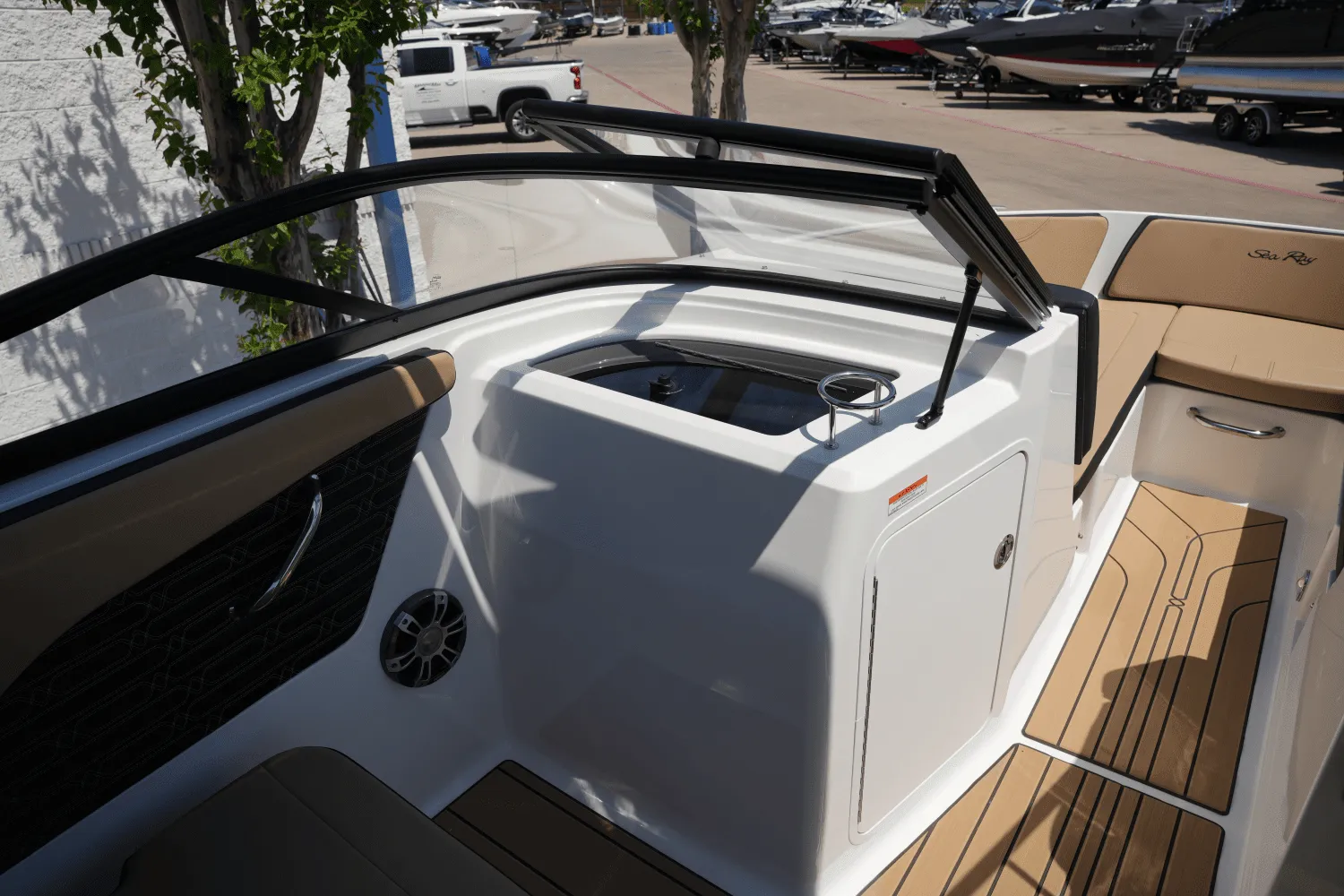 2025 Sea Ray SPX 210 Image Thumbnail #15