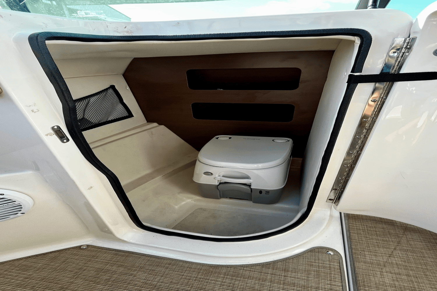 2016 Sea Ray 240 SUNDECK OUTBOARD Image Thumbnail #17