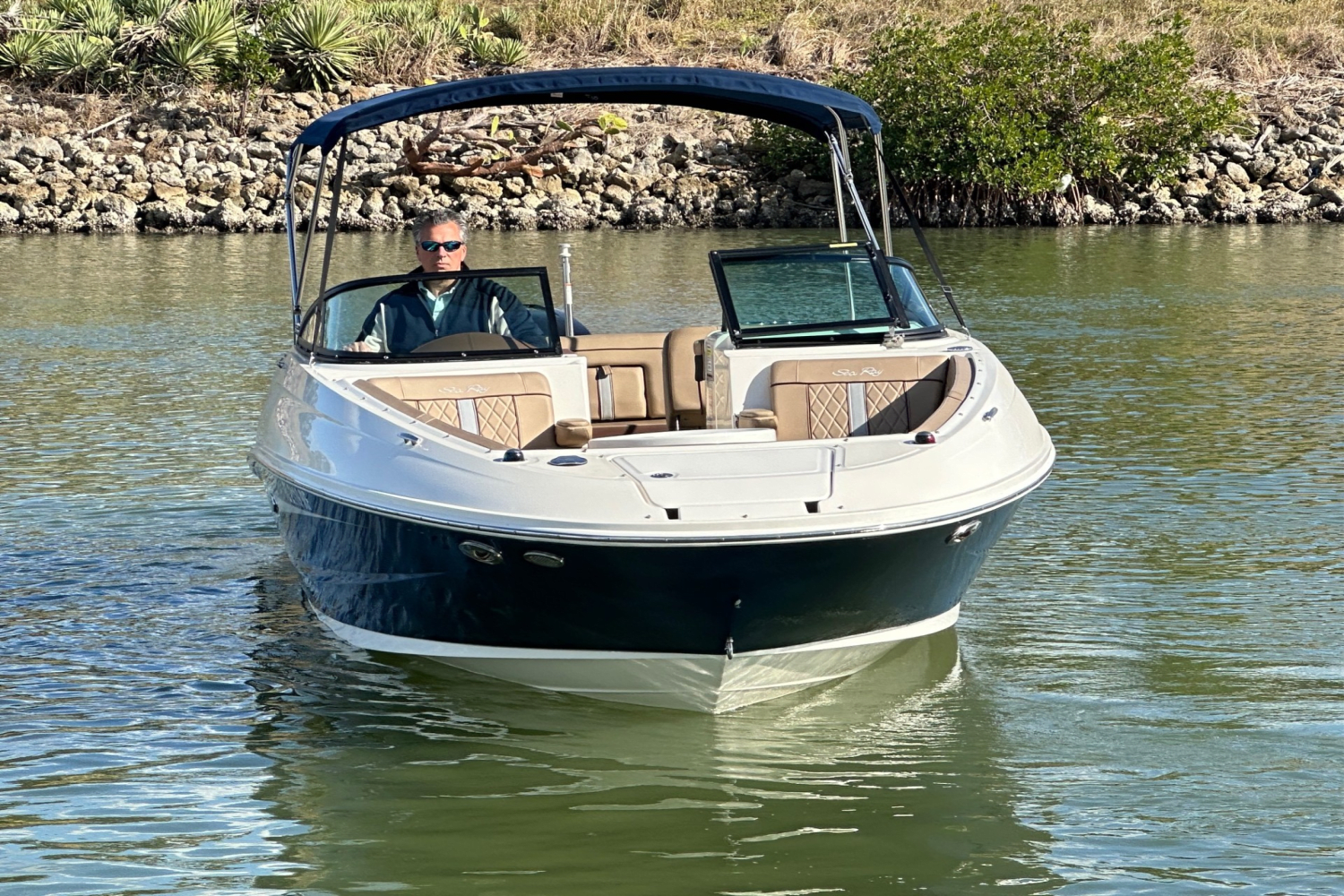 2016 Sea Ray 240 SUNDECK OUTBOARD Image Thumbnail #3