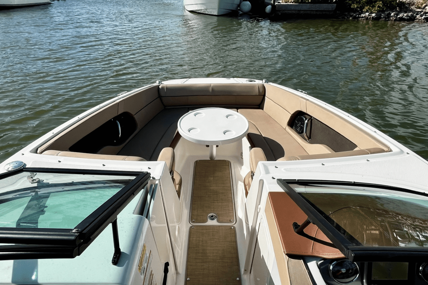 2016 Sea Ray 240 SUNDECK OUTBOARD Image Thumbnail #9