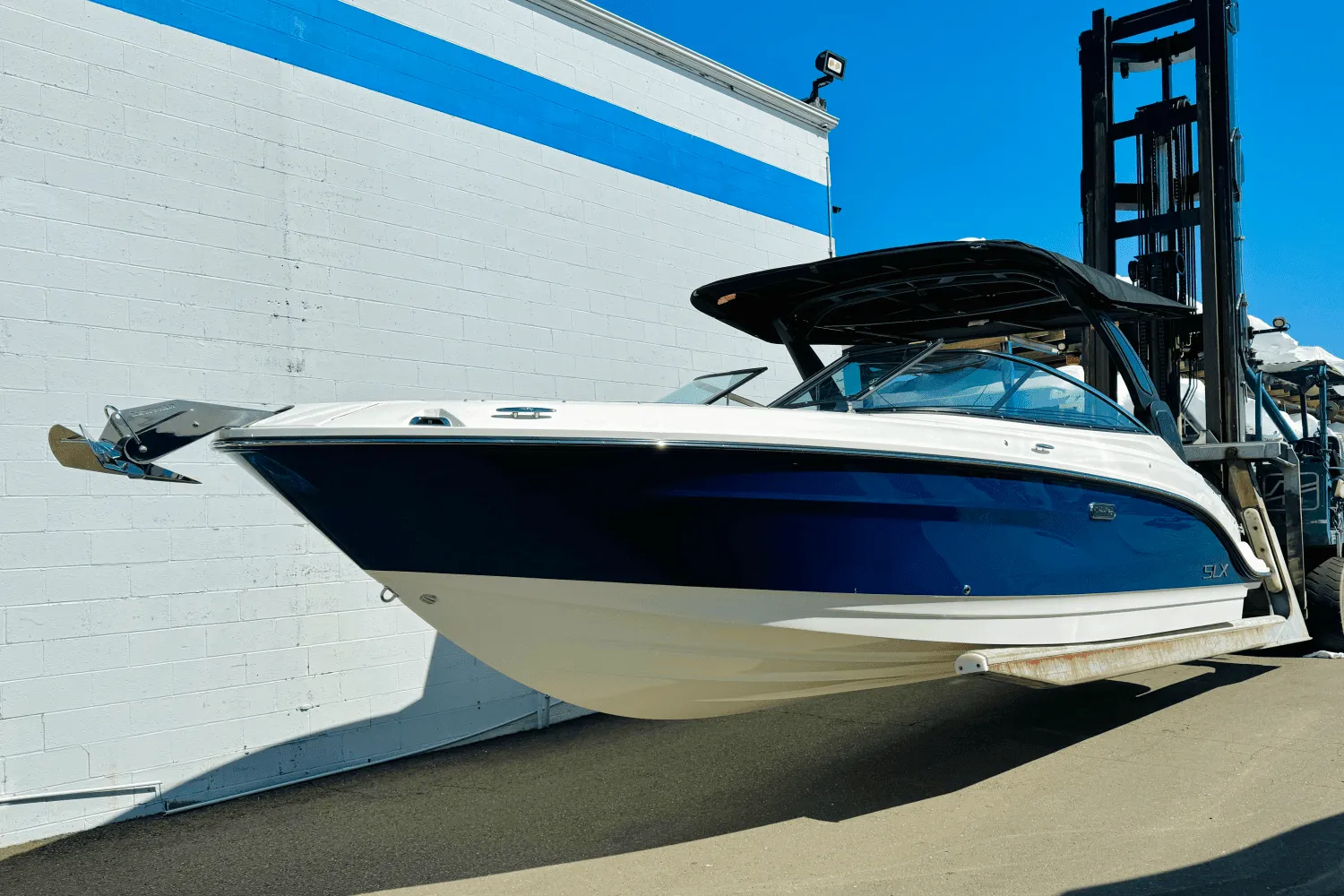 2025 Sea Ray SLX 260 Outboard Image Thumbnail #2