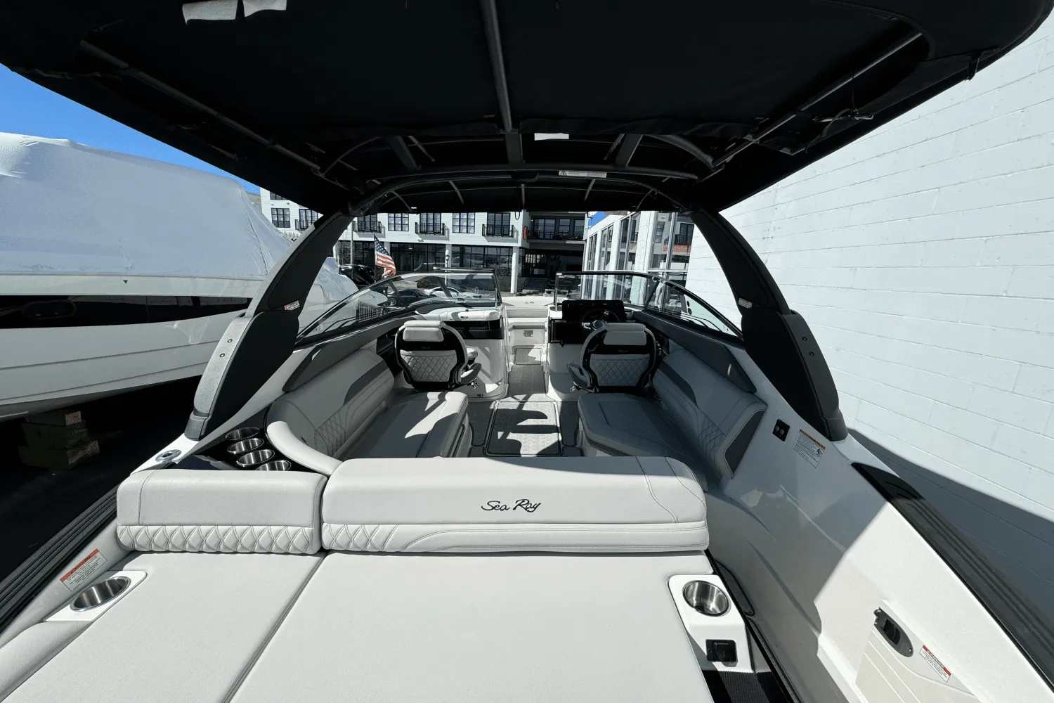 2025 Sea Ray SLX 260 Outboard Image Thumbnail #13